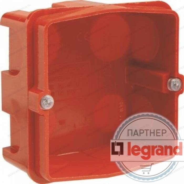 Коробка встраиваемая для силовой розетки 32А Legrand Batibox 080184